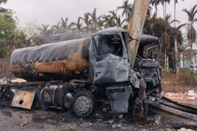 Hiện trường vụ cháy xe bồn trên cao tốc Nội Bài - Lào Cai, tài xế tử vong