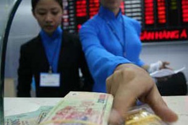 Cân nhắc ngừng huy động và cho vay vàng