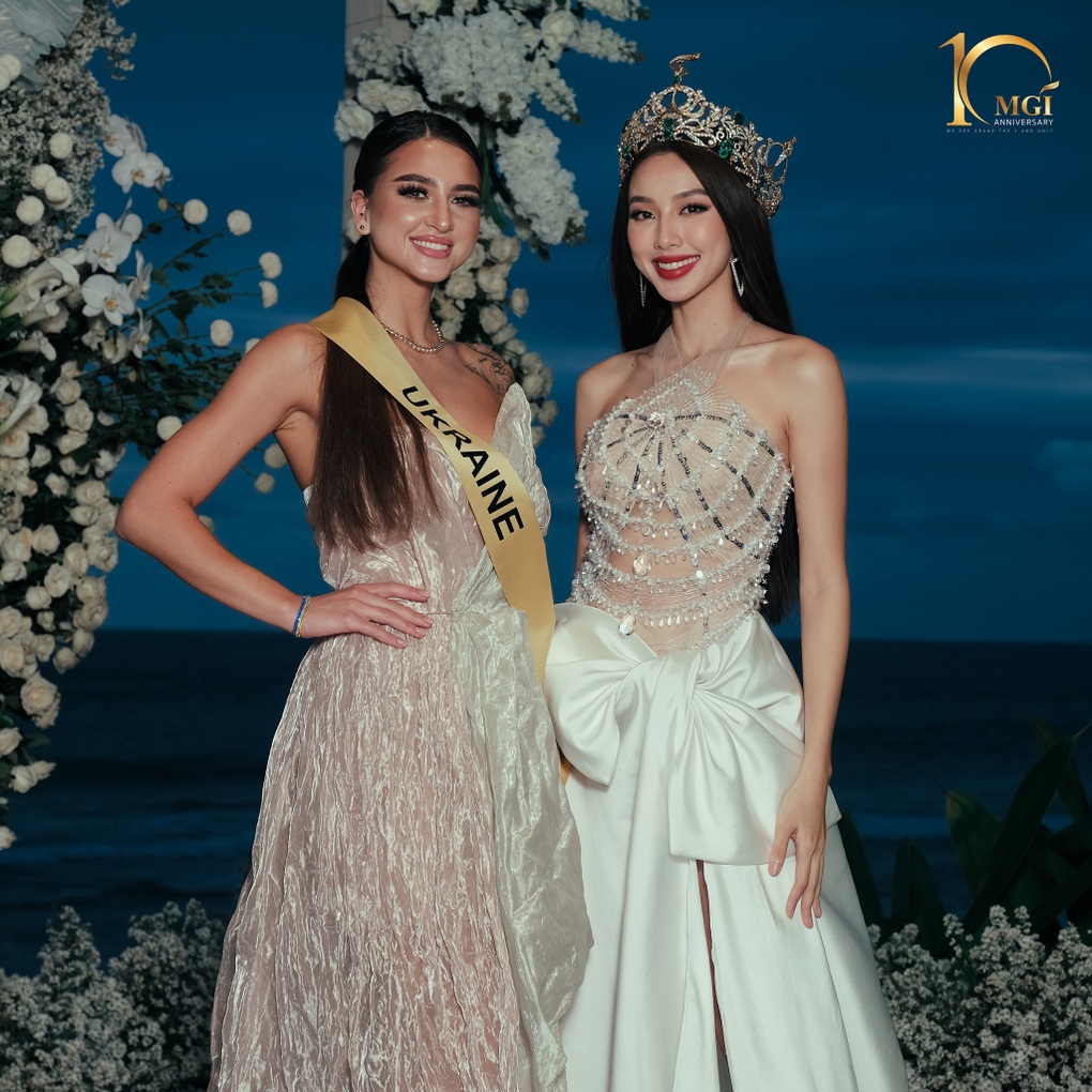 Thiên Ân, Thùy Tiên chung khung hình tại Miss Grand International 2022 - 11 Thiên Ân, Thùy Tiên chung khung hình tại Miss Grand International 2022 - 11