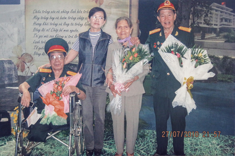 Thiếu tá tình báo khiến CIA bất lực và chuyện tình với người vợ tào khang - 9