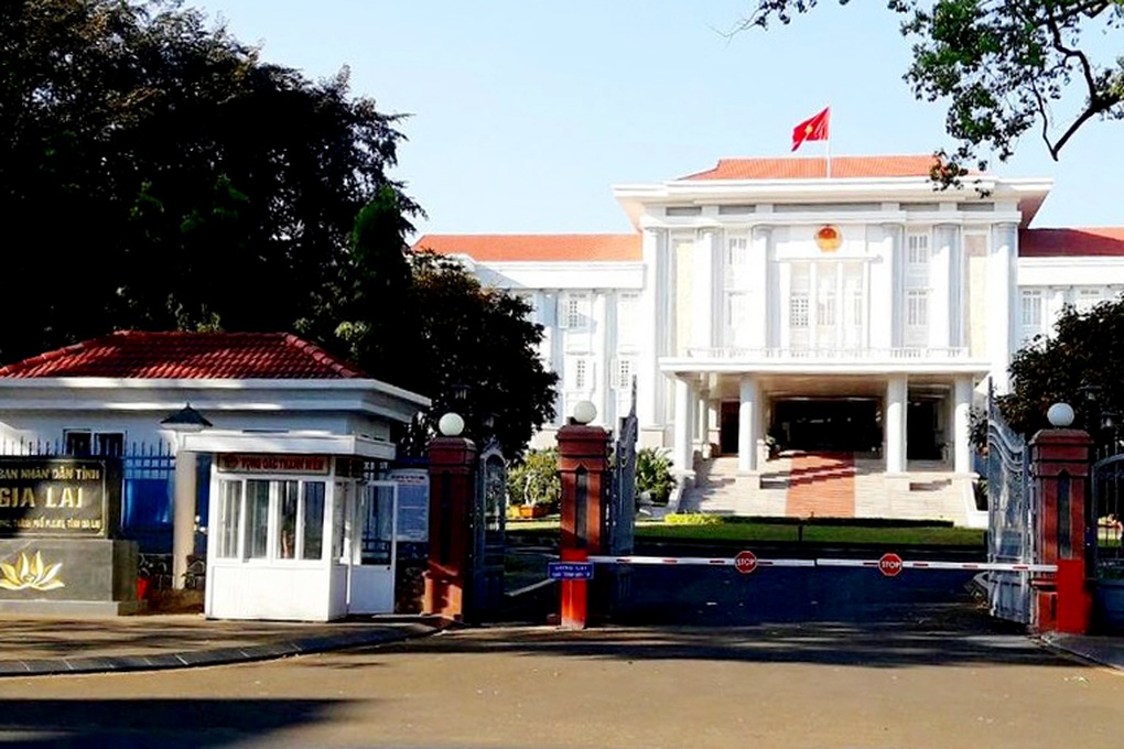 Ba Phó Chủ tịch tỉnh Gia Lai bị cho thôi chức vụ - 1 Ba Phó Chủ tịch tỉnh Gia Lai bị cho thôi chức vụ - 1