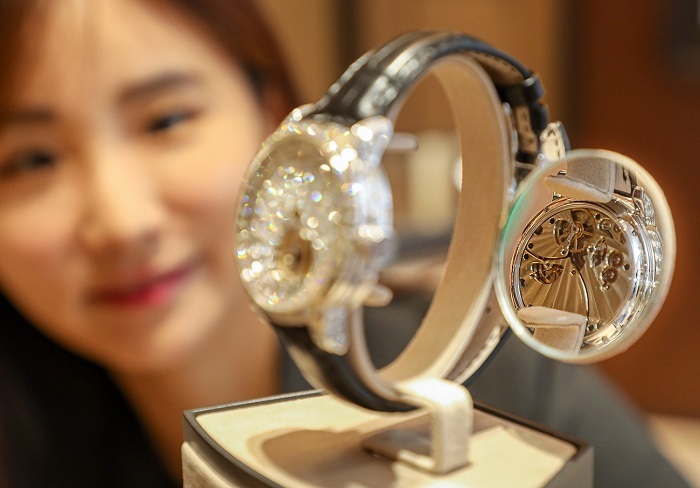 Cơn cuồng hàng hiệu, cuồng khoe sang chảnh của giới trẻ Hàn Quốc - 7 Cơn cuồng hàng hiệu, cuồng khoe sang chảnh của giới trẻ Hàn Quốc - 7