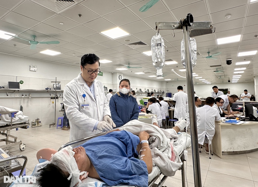 Bệnh viện Việt Đức giảm mạnh số ca nặng, ca tử vong do tai nạn giao thông - 2 Bệnh viện Việt Đức giảm mạnh số ca nặng, ca tử vong do tai nạn giao thông - 2