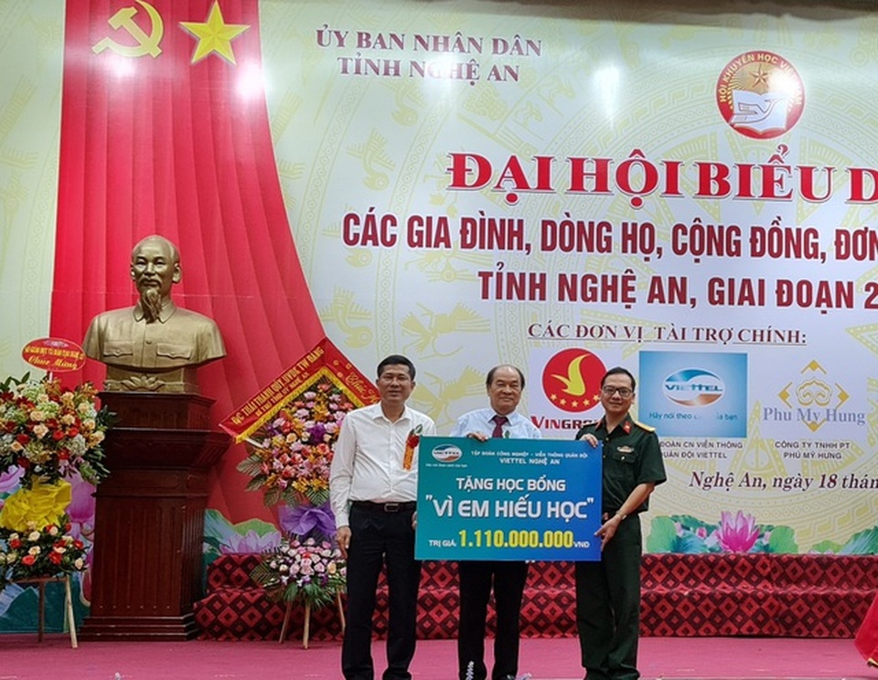 20200918100149-1600407447899.jpeg Tập đoàn Công nghiệp viễn thông Quân đội Viettel Nghệ An trao học bổng chương trình