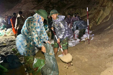 Dân cầu cứu, 500 chiến sĩ hành quân trong đêm hỗ trợ khẩn cấp