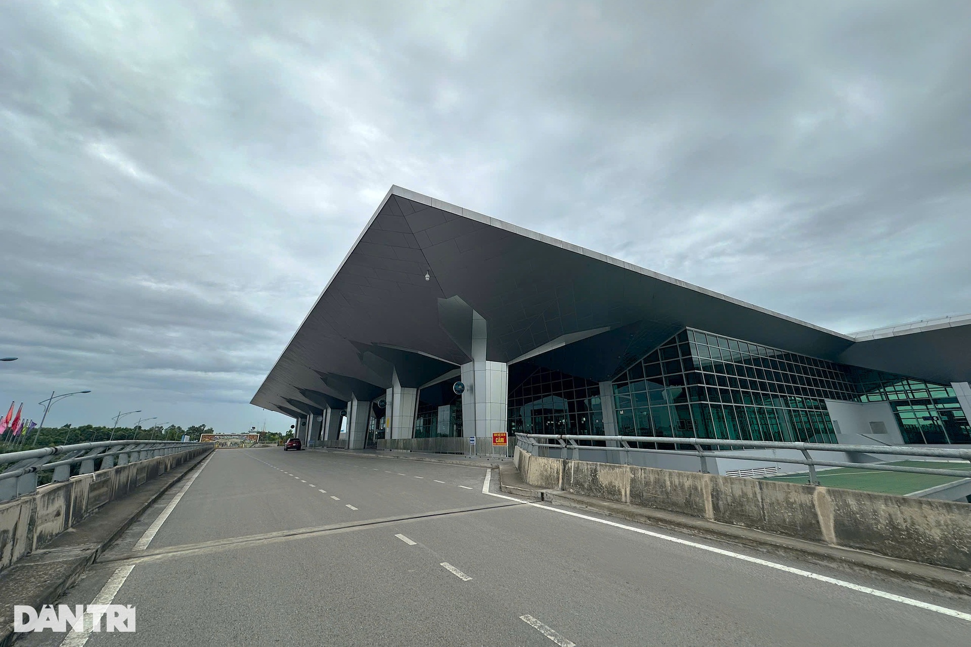 Sân bay quốc tế Vinh trong ngày đầu đóng cửa để sửa chữa - 3 Sân bay quốc tế Vinh trong ngày đầu đóng cửa để sửa chữa - 3