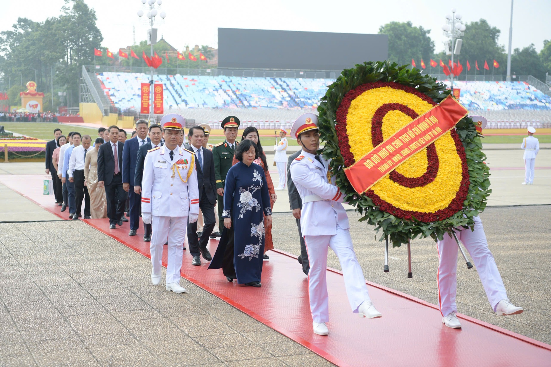 Lãnh đạo Đảng, Nhà nước vào Lăng viếng Bác nhân dịp 80 năm Quốc khánh 2/9 - 9