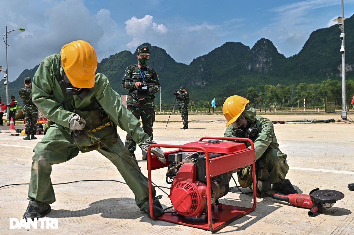 Army Games: Việt Nam toàn thắng chặng 2 tiếp sức nội dung thi Vùng tai nạn - 13 Army Games: Việt Nam toàn thắng chặng 2 tiếp sức nội dung thi Vùng tai nạn - 13