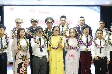 Các Gương mặt trẻ VN tiêu biểu 2019 quyên góp 100 triệu đồng chống Covid-19