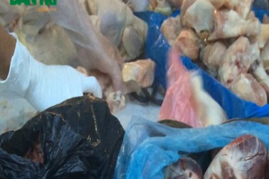 Gà chảy nước 25.000 đồng/kg "chạy" khắp Hà Nội