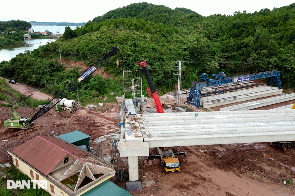 Tuyến cao tốc hơn 13.000 tỷ đồng sắp hoàn thành, thông suốt tới Móng Cái - 7 Tuyến cao tốc hơn 13.000 tỷ đồng sắp hoàn thành, thông suốt tới Móng Cái - 7