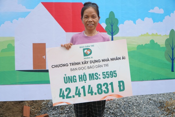 Người phụ nữ góa bụa: “Có mơ tôi cũng không nghĩ mình xây được nhà”