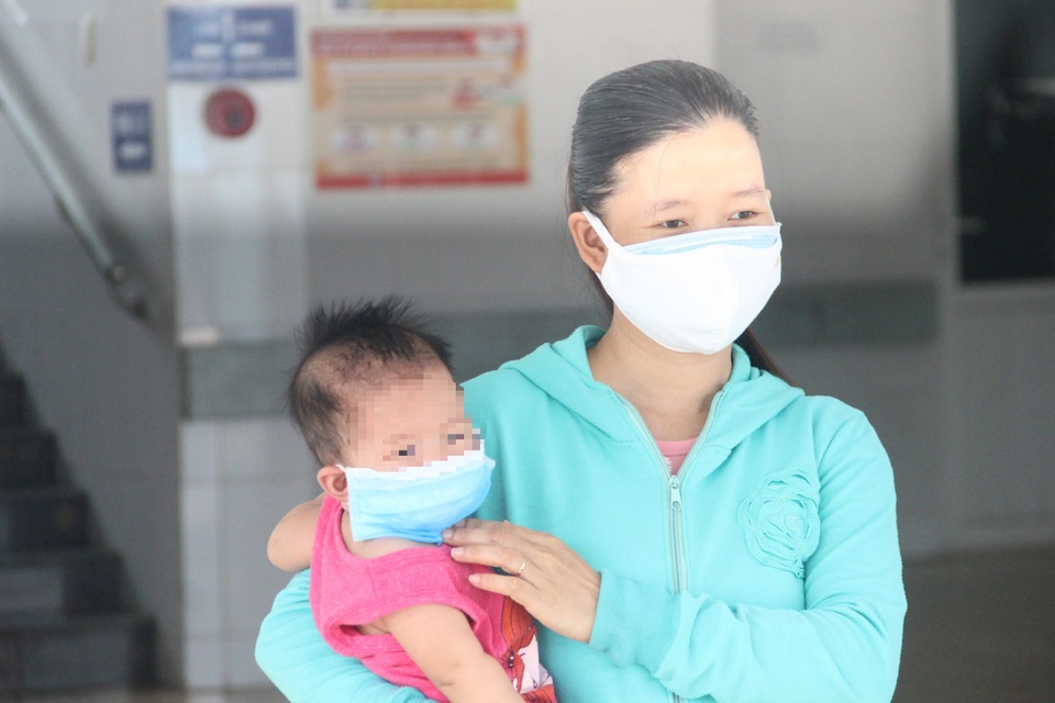 Quảng Trị: Hai bệnh nhân Covid-19 đầu tiên xuất viện sau 7 lần âm tính - 2 Quảng Trị: Hai bệnh nhân Covid-19 đầu tiên xuất viện sau 7 lần âm tính - 2