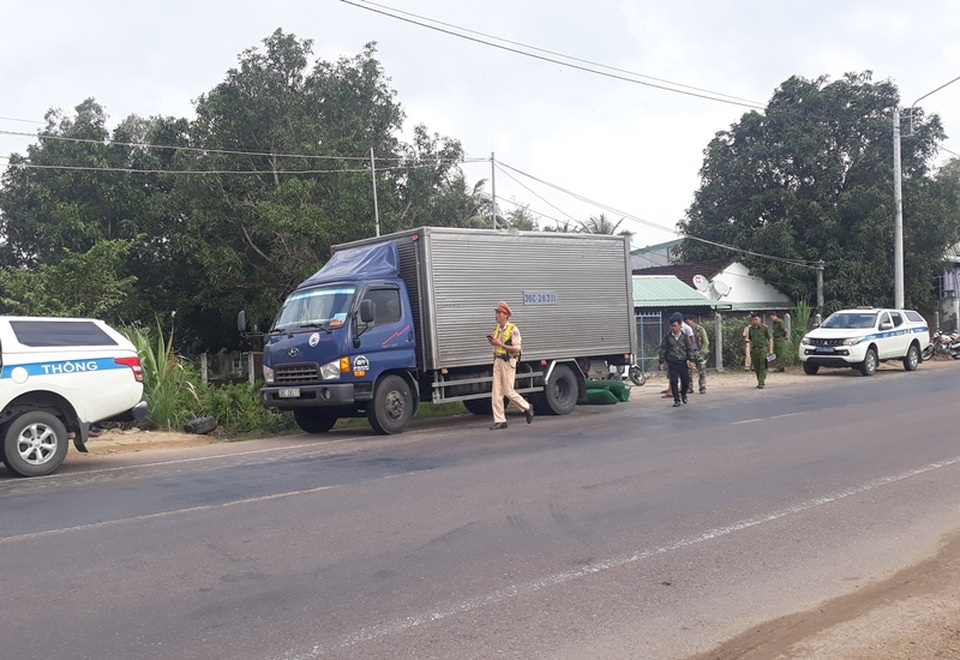 Chạy quá tốc độ, tài xế “cù nhầy 5 tiếng không nhận lỗi - 1 Lái xe quá tốc độ, tài xế "cù nhầy" 5 tiếng không nhận lỗi