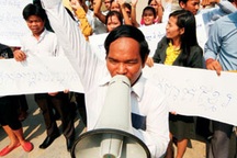 Campuchia: Kêu gọi nữ sinh không mặc váy ngắn đến trường