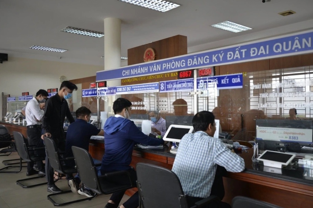 TPHCM có 1.218 cán bộ nghỉ hưu trước tuổi và nghỉ thôi việc - 2 TPHCM có 1.218 cán bộ nghỉ hưu trước tuổi và nghỉ thôi việc - 2