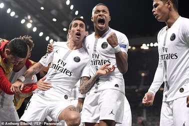 Đội hình tiêu biểu lượt đi vòng 1/8 Champions League: Vắng Messi, C.Ronaldo