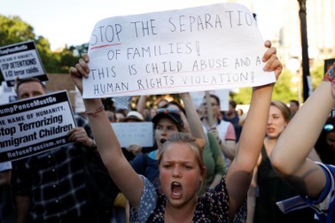 Người Mỹ biểu tình phản đối chính quyền Trump chia cắt các gia đình tại biên giới