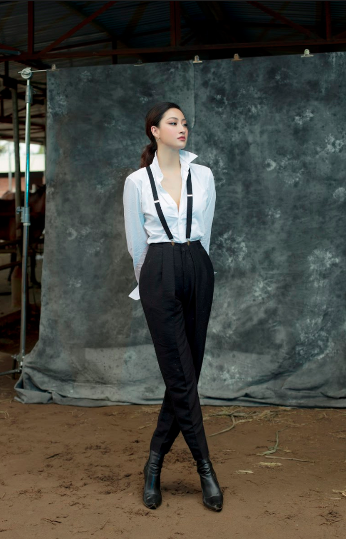 Lương Thùy Linh lột xác trong bộ ảnh mừng tuổi mới: Thần thái ngút ngàn, khác hẳn hình tượng bánh bèo thường thấy - Ảnh 5. Lương Thùy Linh lột xác trong bộ ảnh mừng tuổi mới: Thần thái ngút ngàn, khác hẳn hình tượng bánh bèo thường thấy - Ảnh 5.
