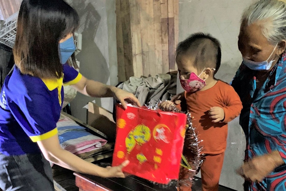 Quan tâm trẻ em ở khu cách ly, phong tỏa vì Covid-19 dịp Tết trung thu - 1 Quan tâm trẻ em ở khu cách ly, phong tỏa vì Covid-19 dịp Tết trung thu - 1