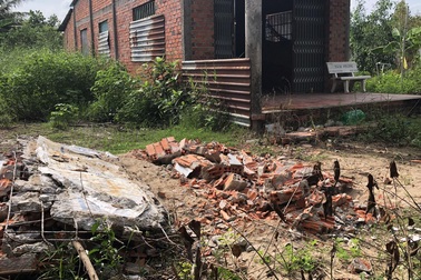 Đòi nợ không được, quật mồ đốt hài cốt mẹ vợ của con nợ