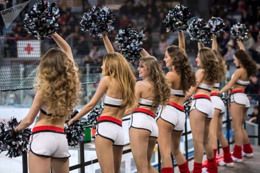 Vẻ đẹp căng tràn sức sống của những nữ hoạt náo viên Nga