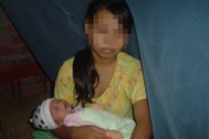 Câu chuyện buồn về bé gái 13 tuổi sinh con