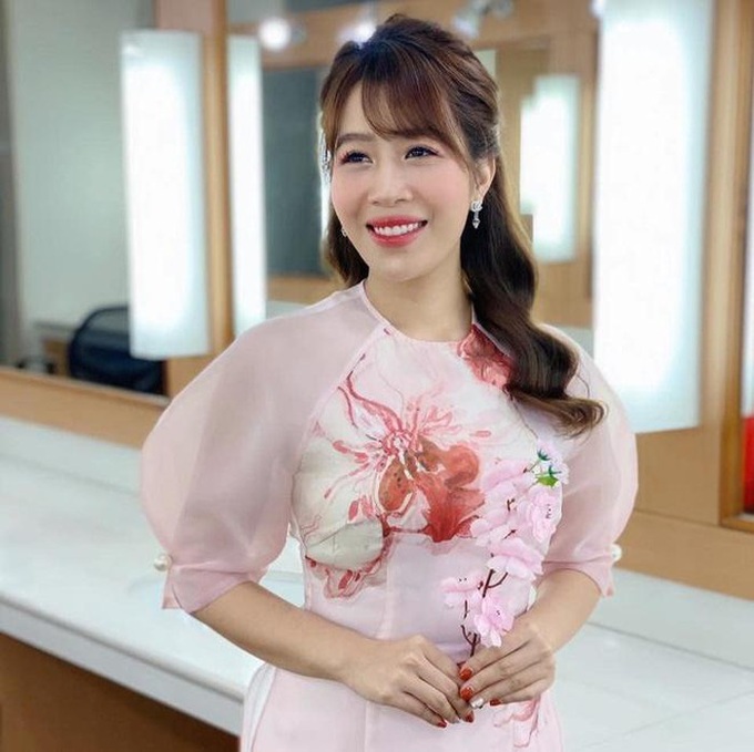 Sao Việt quyên góp hàng tỷ đồng cùng quần áo bảo hộ cho ngành y tế, trang thiết bị y tế để phòng, chống dịch Covid - 19 - Ảnh 3. Sao Việt quyên góp hàng tỷ đồng cùng quần áo bảo hộ cho ngành y tế, trang thiết bị y tế để phòng, chống dịch Covid - 19 - Ảnh 3.