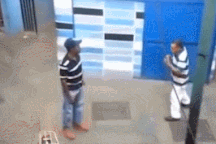 Clip "võ sư già dạy cho hai thanh niên hung hăng bài học" nổi bật tuần qua