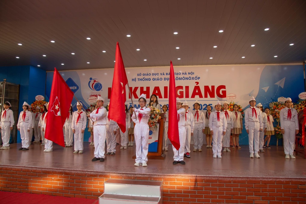 Trường học Hà Nội không để học sinh ủng hộ đồng bào bão lũ quá 30.000 đồng - 1 Trường học Hà Nội không để học sinh ủng hộ đồng bào bão lũ quá 30.000 đồng - 1