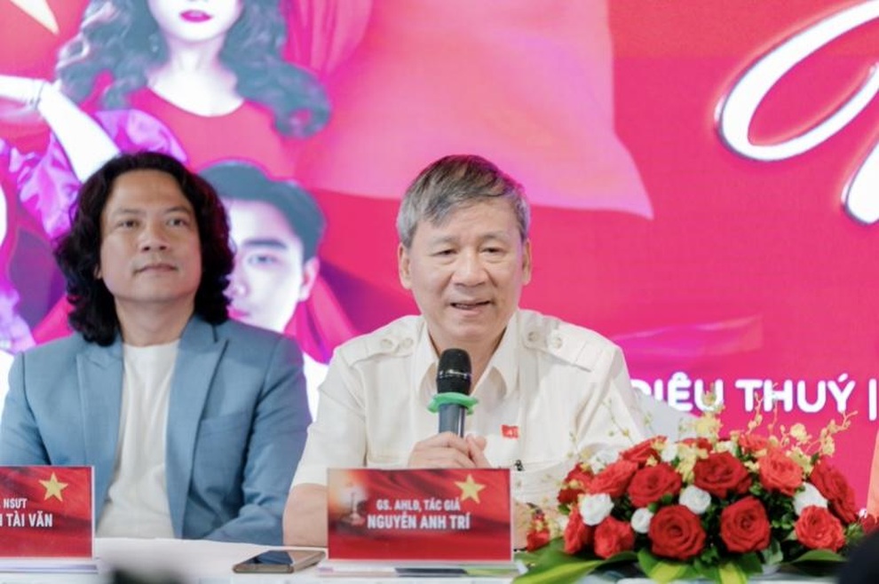 Sao mai Huyền Trang xúc động nhớ thời khó khăn khi bắt đầu ca hát - 2 Sao mai Huyền Trang xúc động nhớ thời khó khăn khi bắt đầu ca hát - 2