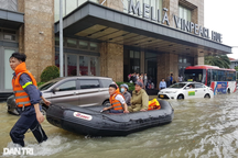 Cố đô Huế mênh mông nước lũ