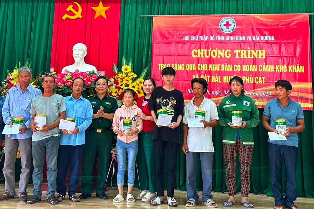 Bí thư Bình Định: Hoạt động nhân đạo cần cán bộ có tâm, biết cảm thông - 2 Bí thư Bình Định: Hoạt động nhân đạo cần cán bộ có tâm, biết cảm thông - 2