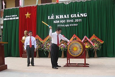 90 năm truyền thống Trường THPT Huỳnh Thúc Kháng