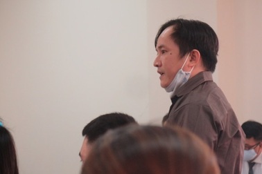 Hai anh em ruột thay nhau đánh đập, tra tấn cô gái đến sảy thai