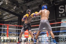 Trương Đình Hoàng bảo vệ đai châu Á trước võ sĩ Hàn Quốc