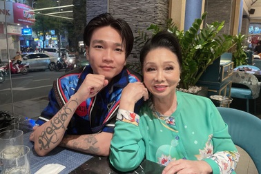 Wowy gặp gỡ fan đầu xuân, hé lộ dự án hợp tác với NSND Bạch Tuyết