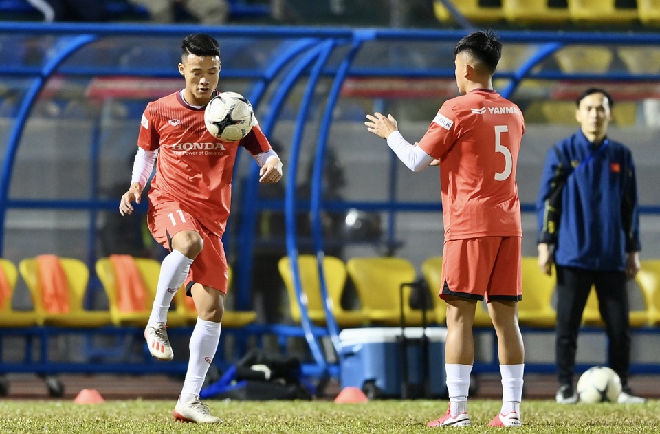 Tuyển Việt Nam 3-2 U22 Việt Nam: Văn Quyết, Đức Chinh ghi bàn - 30 Tuyển Việt Nam 3-2 U22 Việt Nam: Văn Quyết, Đức Chinh ghi bàn - 30