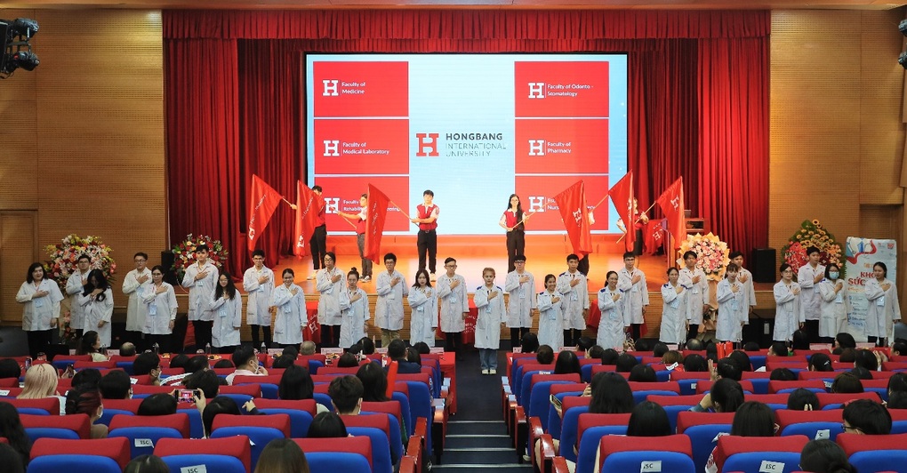 HIU tổ chức sân chơi học thuật về sức khỏe cho sinh viên - 5 HIU tổ chức sân chơi học thuật về sức khỏe cho sinh viên - 5