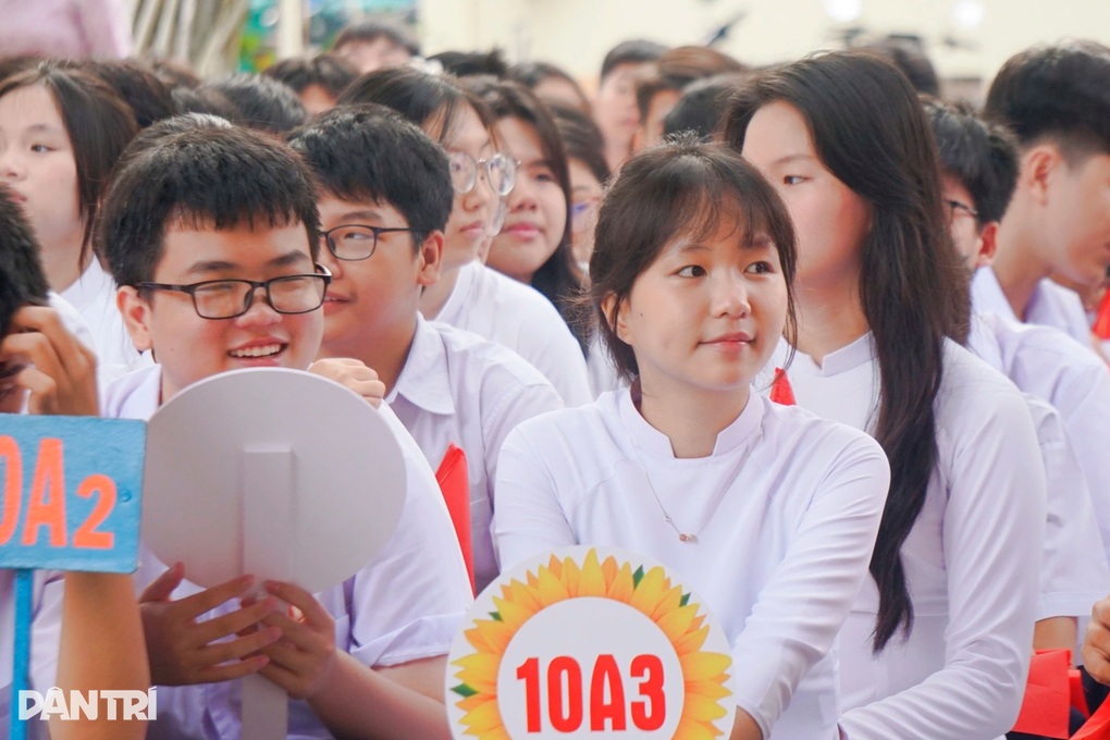 Chưa đến 50% cán bộ phụ trách giáo dục ở xã có trình độ chuyên môn sư phạm - 1