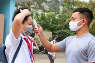Phụ huynh Hà Nội sốt ruột vì học sinh ở "vùng xanh" chưa trở lại trường