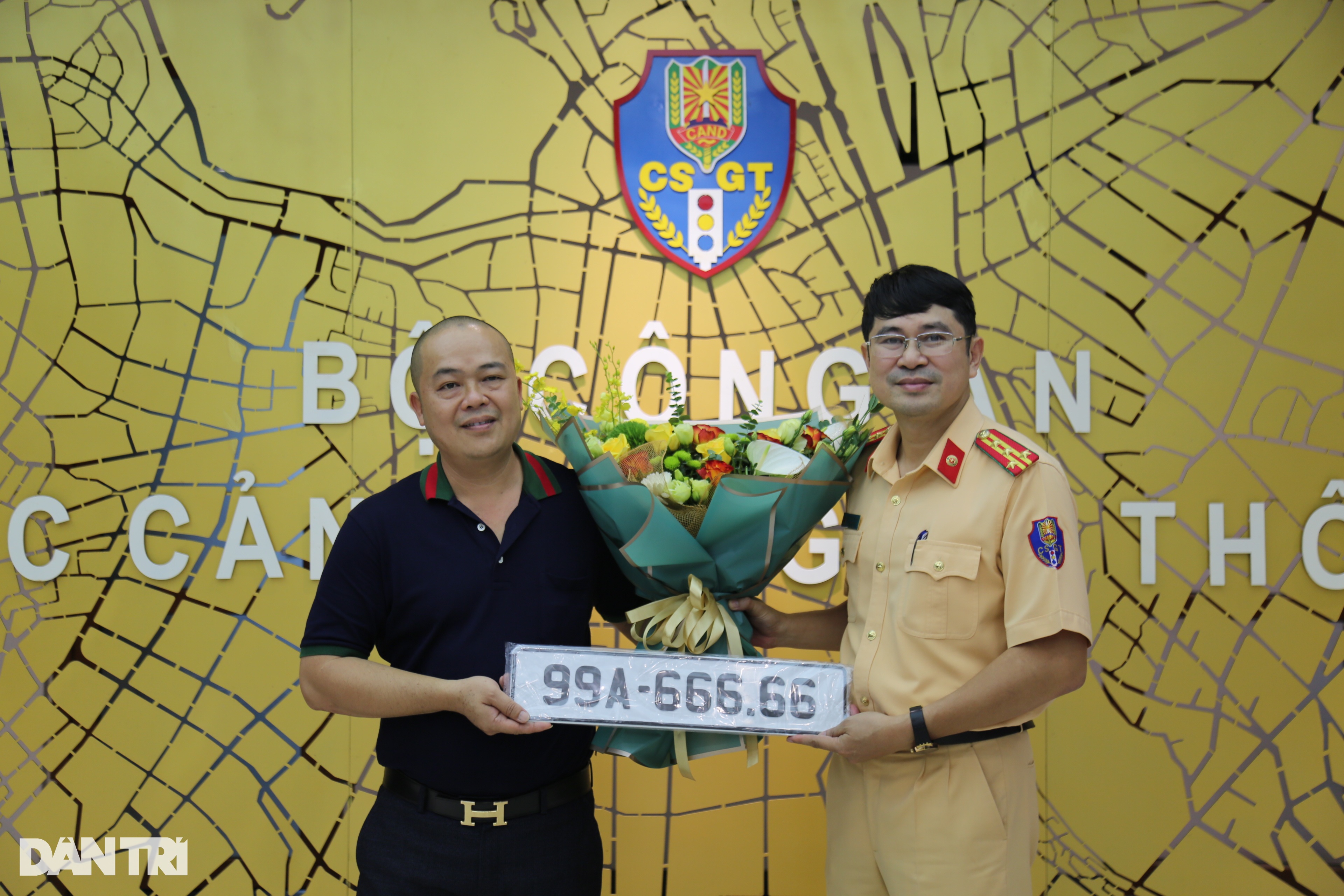 Đại gia trúng biển 99A-666.66: Nóc nhà đồng ý nên tôi mới dám xuống tiền - 1 Đại gia trúng biển 99A-666.66: Nóc nhà đồng ý nên tôi mới dám xuống tiền - 1