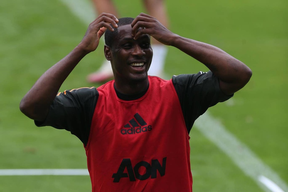Pogba, Fernandes thoải mái phô diễn kỹ năng trên sân tập của Man Utd - 22 Pogba, Fernandes thoải mái phô diễn kỹ năng trên sân tập của Man Utd - 22