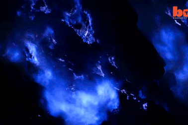 Bí ẩn về ngọn núi lửa phát ra nham thạch màu xanh kỳ diệu