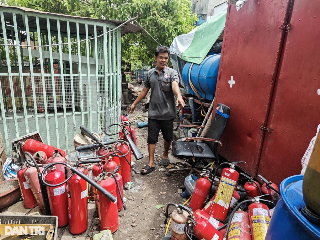 Hàng xóm nỗ lực cứu 3 người thiệt mạng trong vụ cháy ở TPHCM - 2