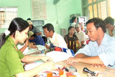 Có luật Cư trú, hộ khẩu vẫn "treo"!