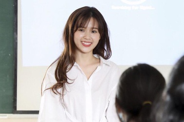 Hot girl Midu làm trợ giảng tại ĐH Công nghệ TPHCM