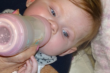 Tình cờ phát hiện ung thư ở bé 5 tháng tuổi qua ảnh chụp