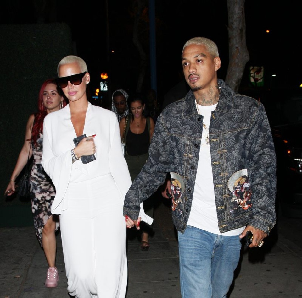 Amber Rose gây sốc với hình xăm giữa trán - 7 Amber Rose gây sốc với hình xăm giữa trán - 7