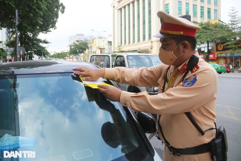 2 tháng cao điểm, cảnh sát phạt hơn 1.000 tỷ đồng tiền vi phạm giao thông - 1 2 tháng cao điểm, cảnh sát phạt hơn 1.000 tỷ đồng tiền vi phạm giao thông - 1